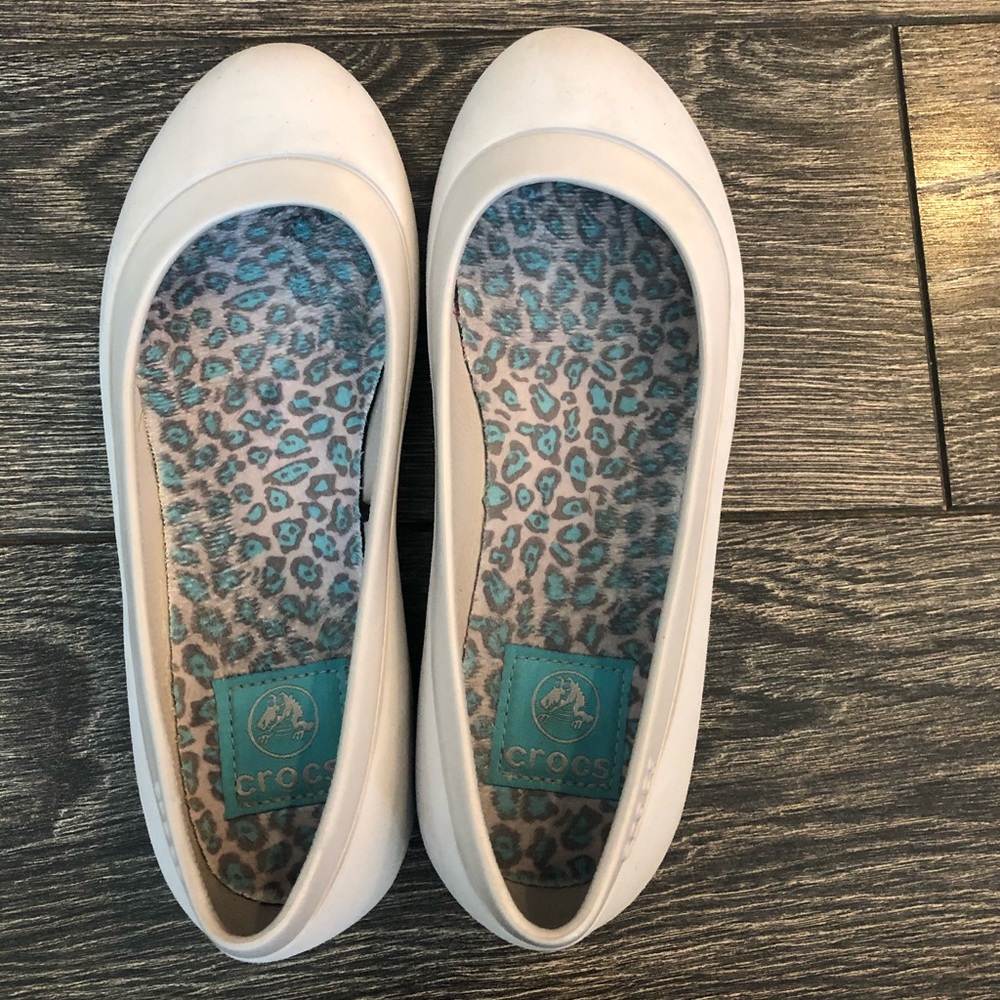 Women’s Crocs size 6